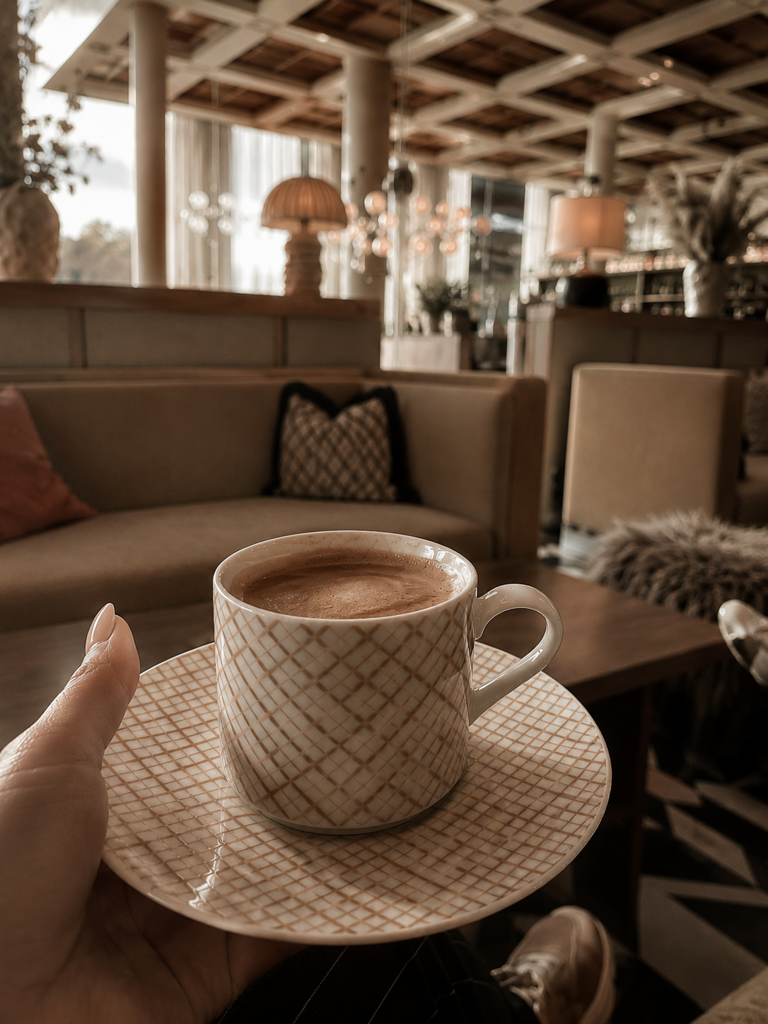 Visuell storytelling för hospitality-varumärken med fokus på hotellupplevelser, atmosfär och premiuminnehåll.